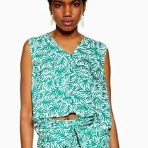 TOPSHOP TOP MATISSE BACK TIE TANK TOP GREEN LEAF SIZE US 10 NEW